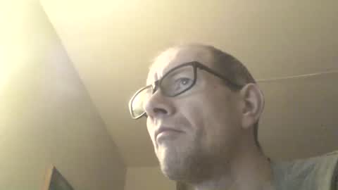 Snapshot of moviem1978 chatting on 02-03-26, 06:24 Frederik online show from 02-03-26, 06:24