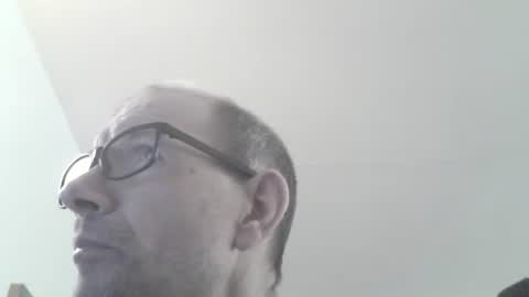 Snapshot of moviem1978 chatting on 03-17-26, 12:08 Frederik online show from 03-17-26, 12:08