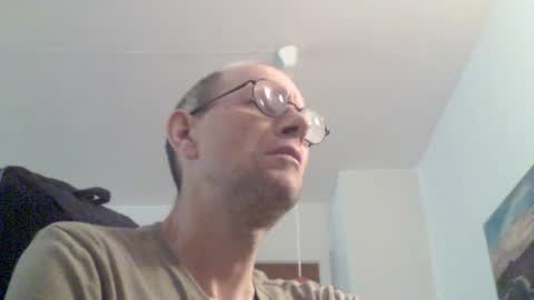 Snapshot of moviem1978 chatting on 07-24-26, 09:18 Frederik online show from 07-24-26, 09:18