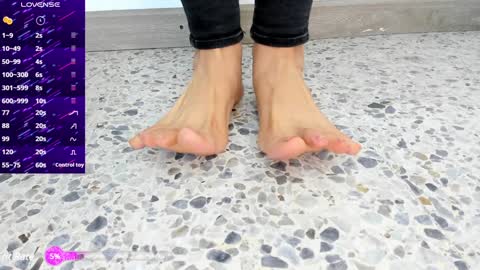 moxa hot online show from 12-21-24, 02:37