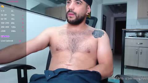 Snapshot of mr_chr1s chatting on 10-03-25, 11:29 chris online show from 10-03-25, 11:29