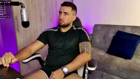 Snapshot of mr_david_cox chatting on 02-13-25, 01:37 David online show from 02-13-25, 01:37