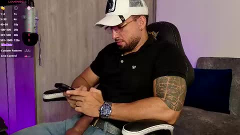 Snapshot of mr_david_cox chatting on 03-12-25, 12:53 David online show from 03-12-25, 12:53