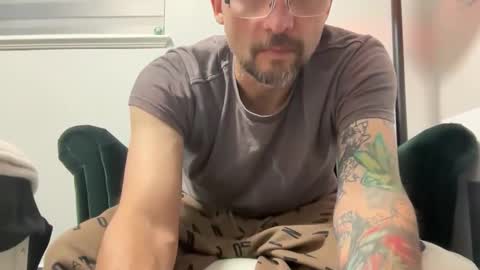 Snapshot of mr_halfling chatting on 05-31-26, 05:26 mr_halfling online show from 05-31-26, 05:26