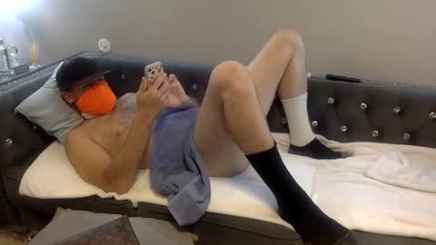 Snapshot of mr_little_1 chatting on 05-14-26, 10:44 property of ....... online show from 05-14-26, 10:44