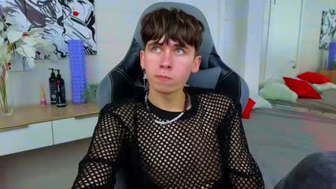 Snapshot of mr_lucky_guy chatting on 02-01-25, 06:21 Kris online show from 02-01-25, 06:21