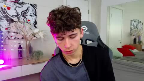 Snapshot of mr_lucky_guy chatting on 02-04-25, 06:57 Kris online show from 02-04-25, 06:57