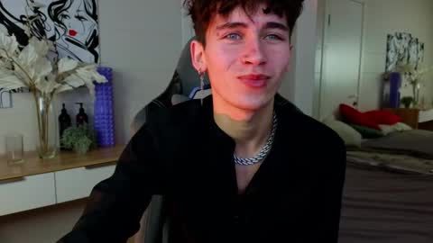 Snapshot of mr_lucky_guy chatting on 02-09-25, 07:52 Kris online show from 02-09-25, 07:52