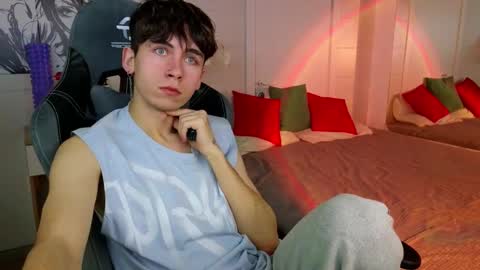 Snapshot of mr_lucky_guy chatting on 02-16-25, 08:11 Kris online show from 02-16-25, 08:11