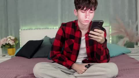 Snapshot of mr_lucky_guy chatting on 02-17-25, 08:26 Kris online show from 02-17-25, 08:26