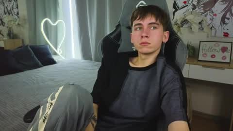 Snapshot of mr_lucky_guy chatting on 02-27-25, 11:41 Kris online show from 02-27-25, 11:41