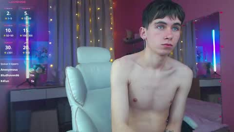 Snapshot of mr_lucky_guy chatting on 03-05-25, 12:05 Kris online show from 03-05-25, 12:05