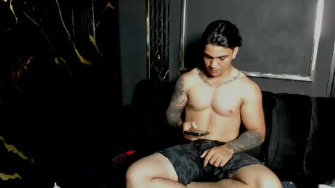 mr_maximo online show from 12-16-25, 10:26