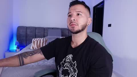 MIKEE online show from 11-11-25, 03:06