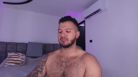 MIKEE online show from 11-20-25, 03:07