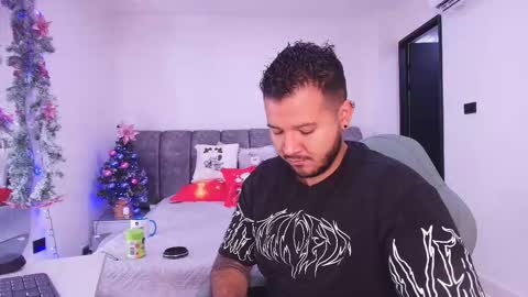 MIKEE online show from 12-18-25, 03:01