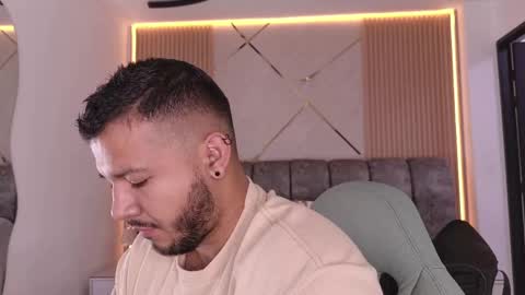 MIKEE online show from 05-29-26, 03:15