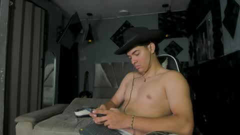 mr_mois online show from 05-08-26, 05:13