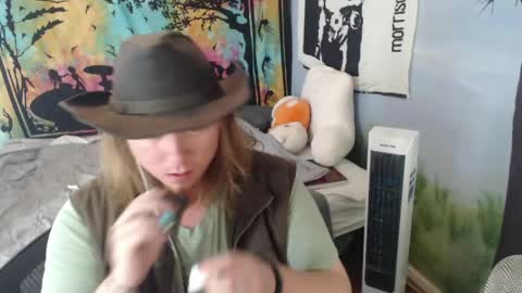 mr_strawberry online show from 05-29-26, 04:16