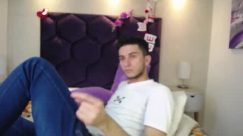 Snapshot of mr_williseo chatting on 02-17-25, 09:30 williseo online show from 02-17-25, 09:30