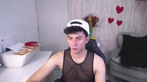 Snapshot of mr_williseo chatting on 02-26-26, 07:35 williseo online show from 02-26-26, 07:35