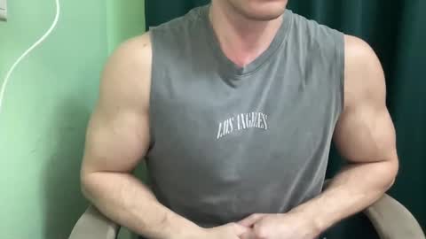 Snapshot of mrbiceps_23 chatting on 12-15-24, 01:11 Mrbiceps23 online show from 12-15-24, 01:11
