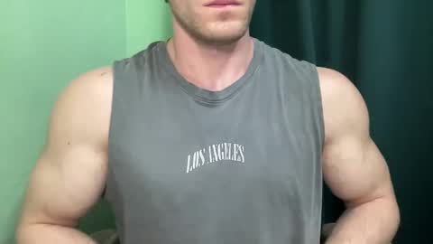 Snapshot of mrbiceps_23 chatting on 12-24-24, 05:23 Mrbiceps23 online show from 12-24-24, 05:23