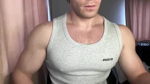 Snapshot of mrbiceps_23 chatting on 01-18-25, 09:13 Mrbiceps23 online show from 01-18-25, 09:13