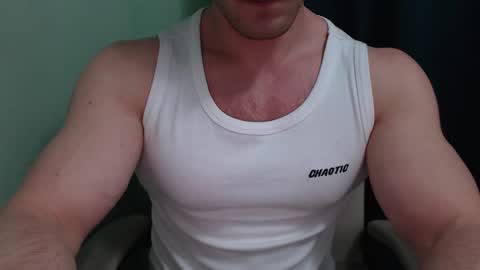 Snapshot of mrbiceps_23 chatting on 02-14-25, 07:33 Mrbiceps23 online show from 02-14-25, 07:33