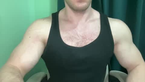 Snapshot of mrbiceps_23 chatting on 02-17-25, 06:09 Mrbiceps23 online show from 02-17-25, 06:09