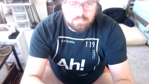 Snapshot of mrbigbear66 chatting on 06-18-26, 02:43 mrbigbear66 online show from 06-18-26, 02:43