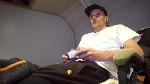 Snapshot of mrbigcock4206980 chatting on 05-18-26, 04:46 mrbigcock4206980 online show from 05-18-26, 04:46