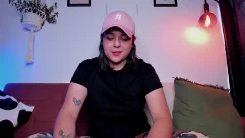 Laura online show from 12-18-25, 08:59