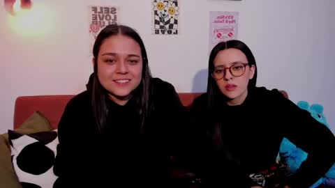 Snapshot of mrbuu_ chatting on 06-03-26, 03:31 Laura online show from 06-03-26, 03:31
