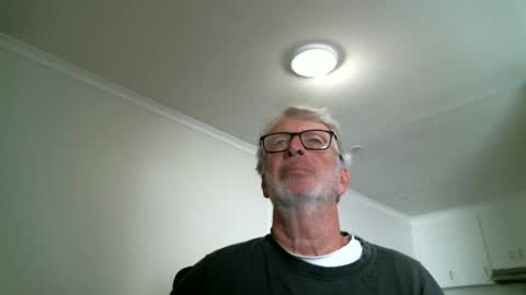 Snapshot of mrcreek1531 chatting on 06-12-26, 04:33 mrcreek1531 online show from 06-12-26, 04:33