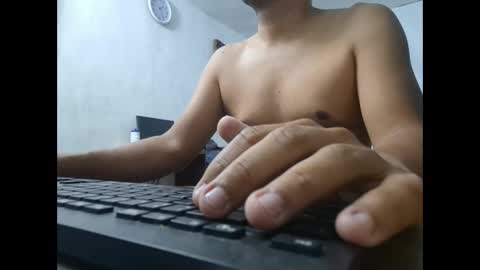 Snapshot of mrdongato01 chatting on 01-07-25, 05:22 Gato online show from 01-07-25, 05:22