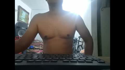 Snapshot of mrdongato01 chatting on 02-17-25, 03:04 Gato online show from 02-17-25, 03:04