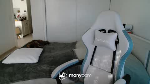 Snapshot of mrdr000 chatting on 06-05-26, 06:42 mrdr000 online show from 06-05-26, 06:42