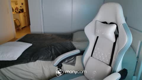 Snapshot of mrdr000 chatting on 06-06-26, 08:35 mrdr000 online show from 06-06-26, 08:35