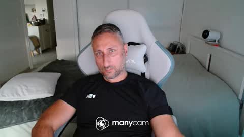 Snapshot of mrdr000 chatting on 06-08-26, 06:19 mrdr000 online show from 06-08-26, 06:19