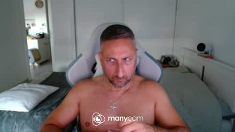 Snapshot of mrdr000 chatting on 06-11-26, 06:39 mrdr000 online show from 06-11-26, 06:39