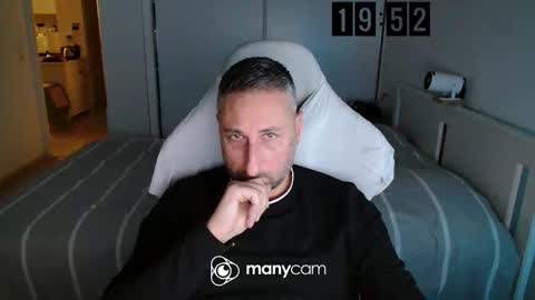 mrdr0o0o online show from 11-22-25, 06:51