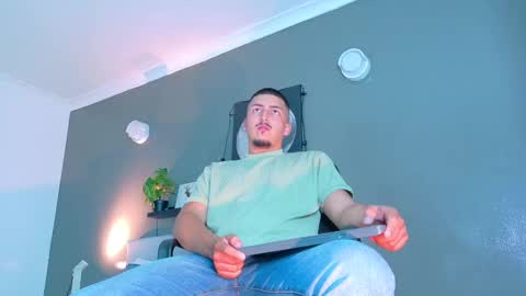 Mr Fox online show from 10-06-25, 07:33