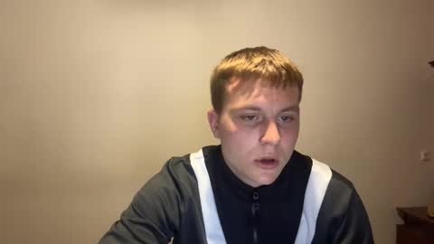 Snapshot of mrheat_ chatting on 10-10-25, 07:35 Max online show from 10-10-25, 07:35