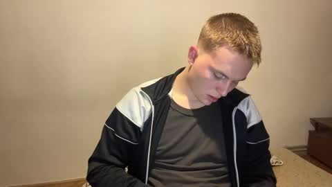 Snapshot of mrheat_ chatting on 10-14-25, 06:20 Max online show from 10-14-25, 06:20