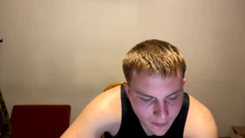 Snapshot of mrheat_ chatting on 10-26-25, 08:15 Max online show from 10-26-25, 08:15