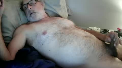 Snapshot of mrjames59 chatting on 11-11-25, 11:21 mrjames59 online show from 11-11-25, 11:21