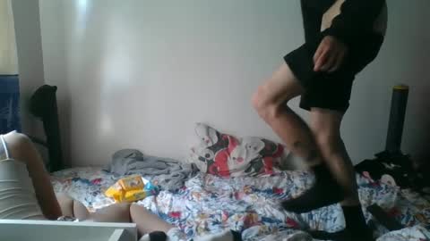 Snapshot of mrkollyng chatting on 09-23-25, 03:04 mrkollyng online show from 09-23-25, 03:04