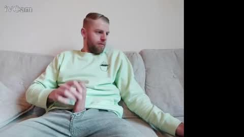 Snapshot of mrnobody6209 chatting on 03-03-25, 07:10 mrnobody6209 online show from 03-03-25, 07:10