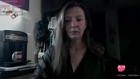 Snapshot of mrs__le chatting on 09-17-25, 05:53 Lara online show from 09-17-25, 05:53